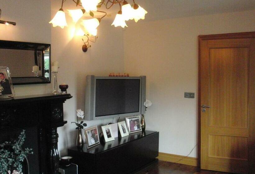 مبيت وإفطار Woodlands House