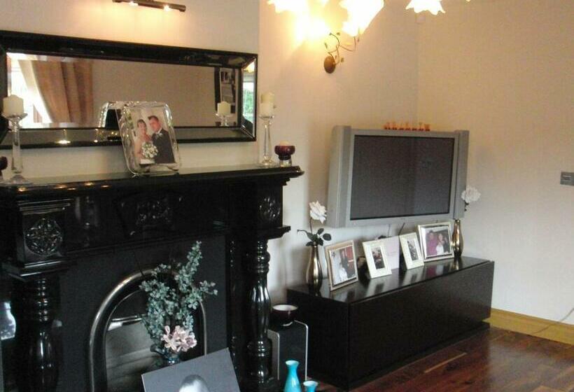 مبيت وإفطار Woodlands House