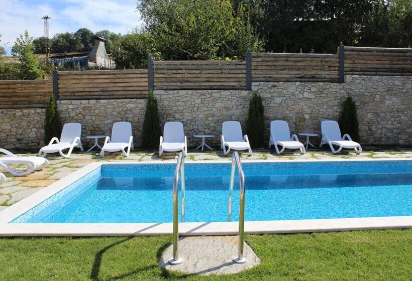 Family Hotel Friends Villa