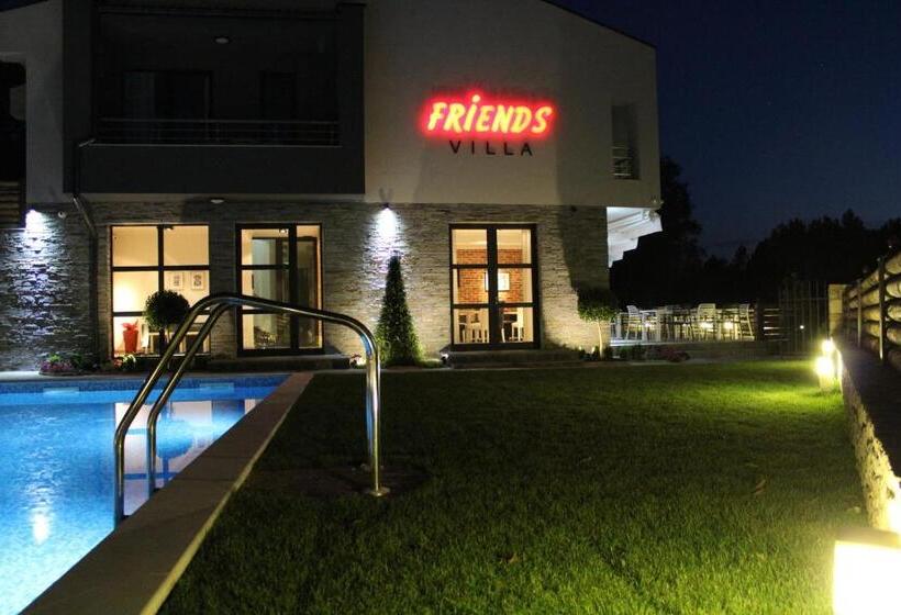 Family Hotel Friends Villa