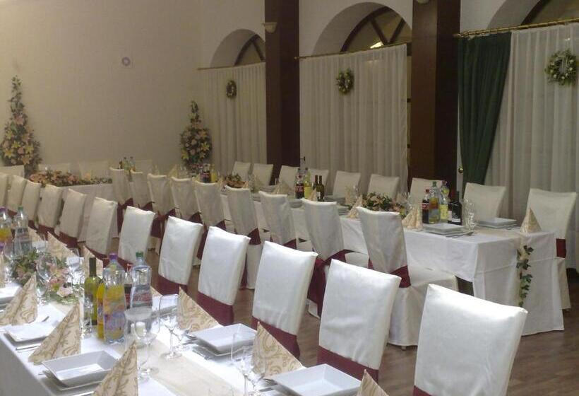 فندق Chateau Krakovany