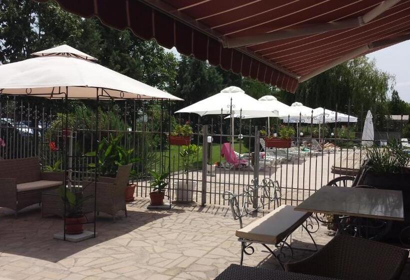 فندق Complex Racic