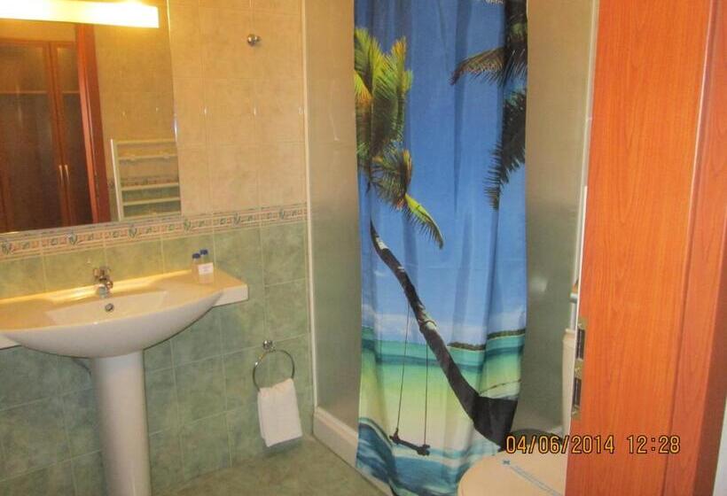 בית מלון כפרי Fisherman S Hut Family