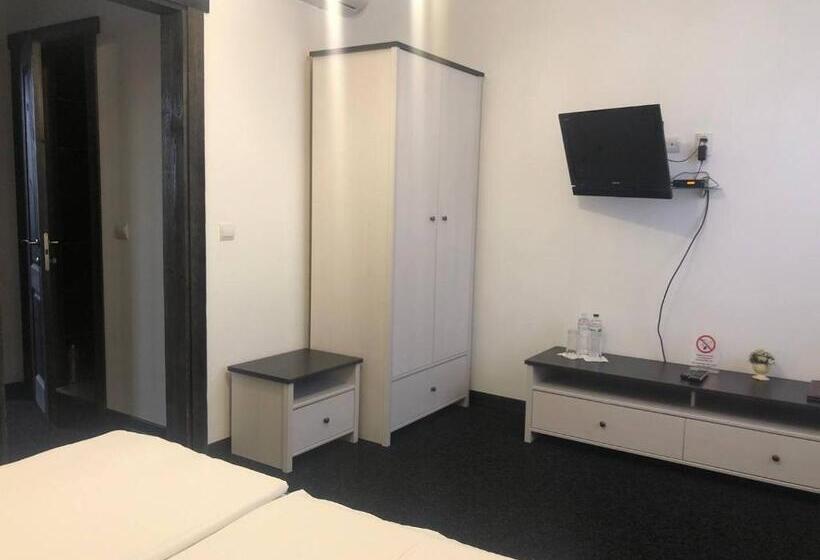 Отель Knyazhyi Dvir