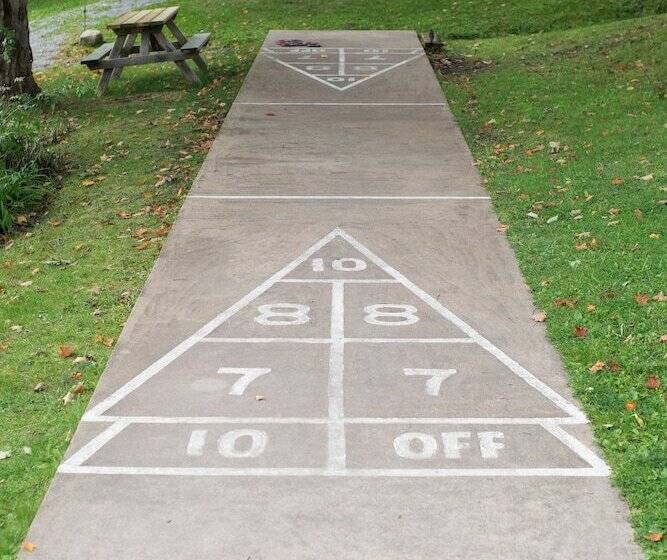 酒店 Ogopogo Resort