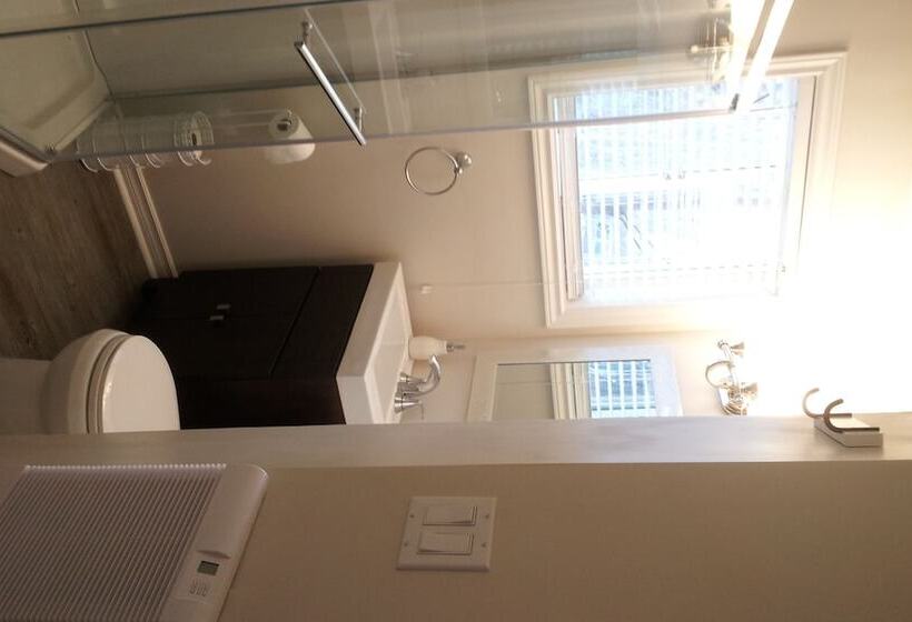 酒店 Ogopogo Resort