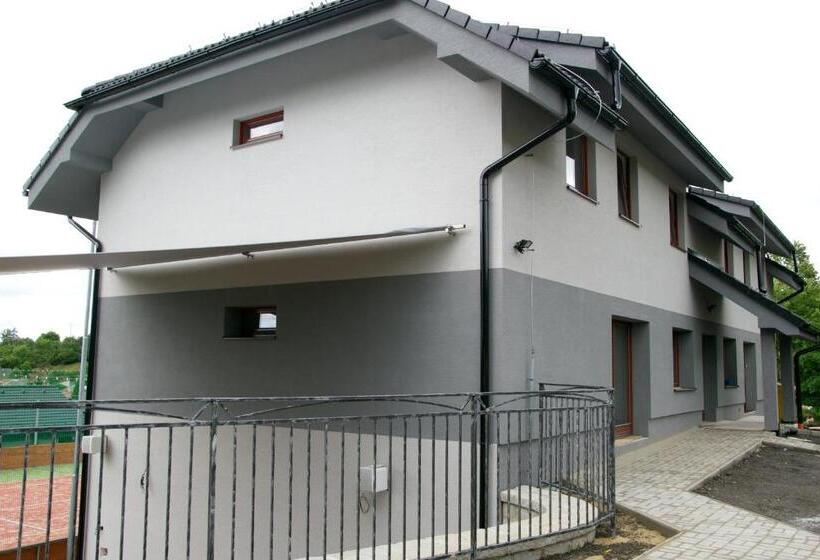 ホテル Penzión Trio