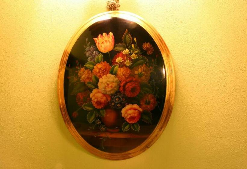 Отель Podere Pian De  Cortini