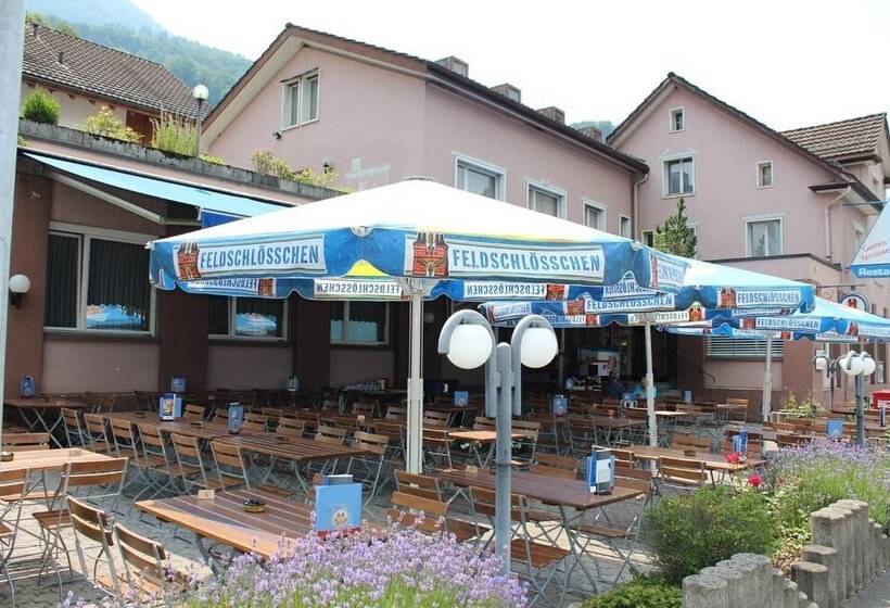 ホテル Schiffahrt