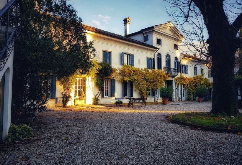 ホテル Villa Di Tissano