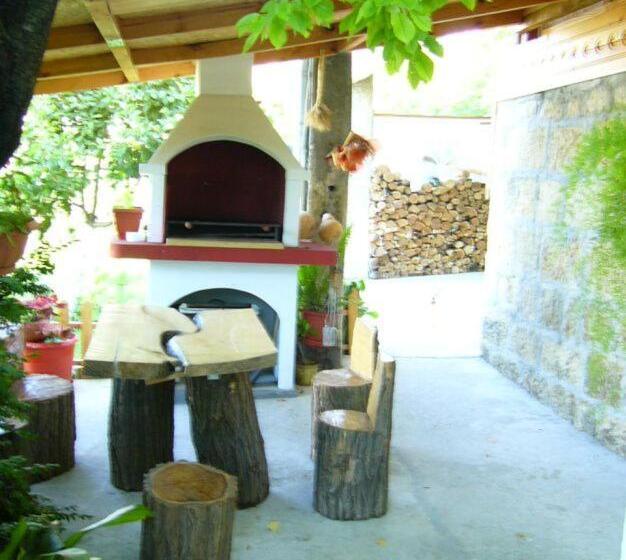 膳宿费 къща под наем Petrova