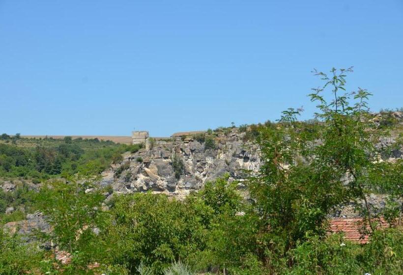 膳宿费 къща под наем Petrova