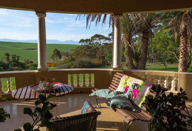 بنسيون Anna's Farm Stay