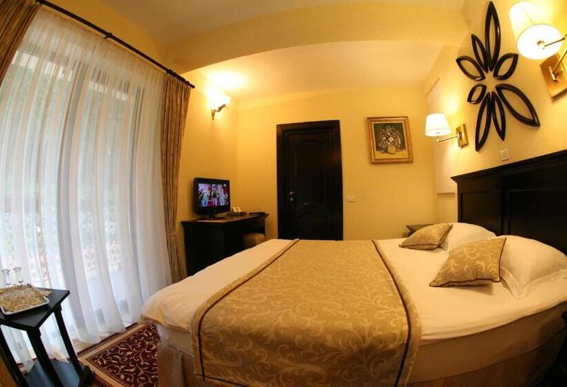 بنسيون Casa Bata