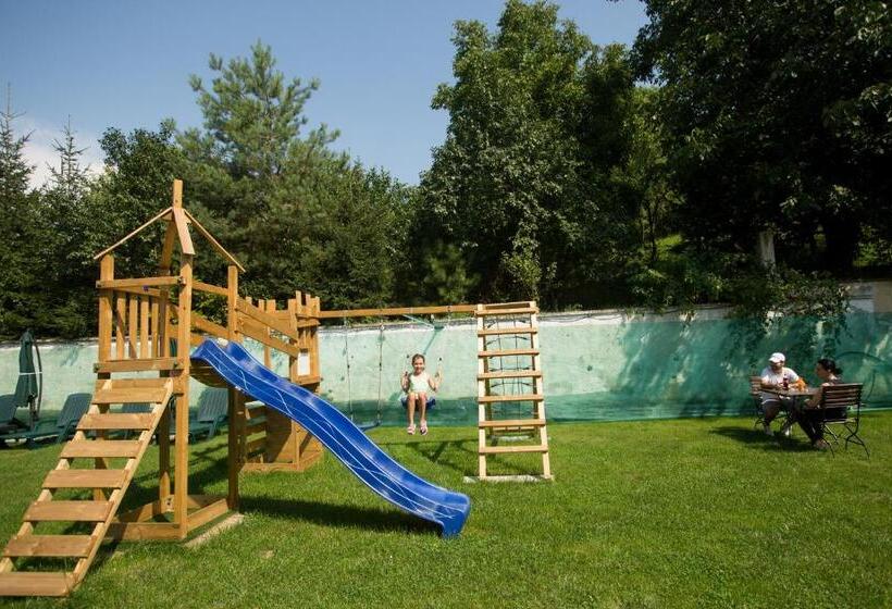 פנסיון Casa Moroeni