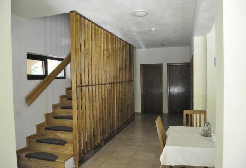 פנסיון Complex Transalpina Lac