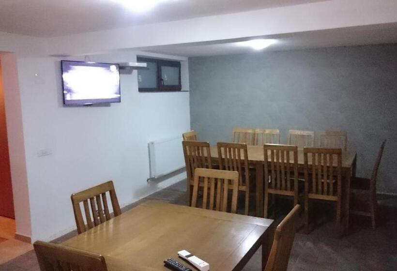 פנסיון Complex Transalpina Lac