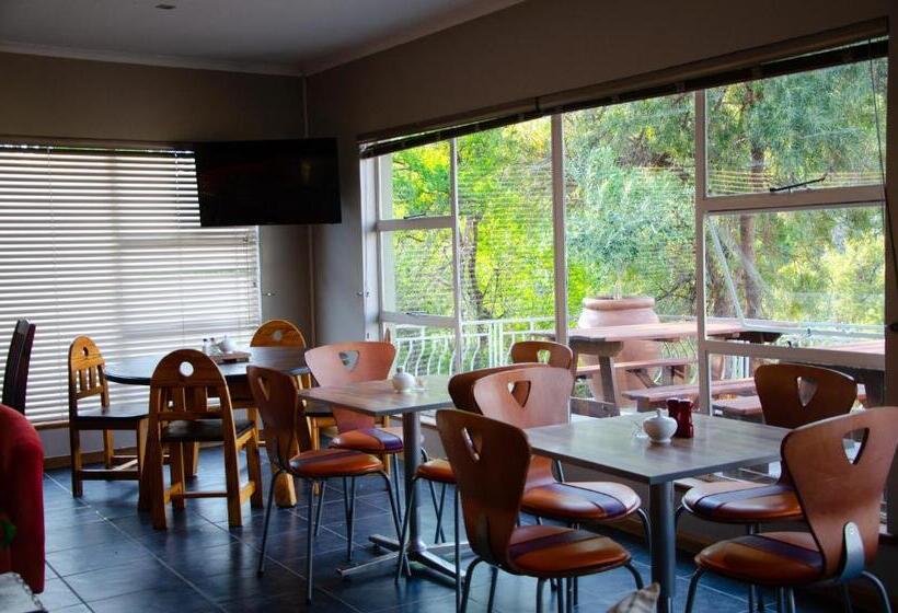 ペンション Desert Dew Guest House