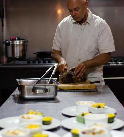 ペンション Desert Dew Guest House