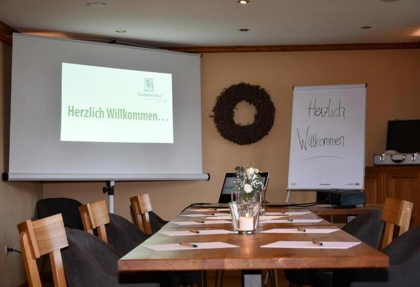 ペンション Deutsches Haus Hotel Restaurant Gastwirtschaft Biergarten Am Radweg Bermuthshain