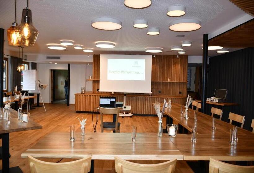 ペンション Deutsches Haus Hotel Restaurant Gastwirtschaft Biergarten Am Radweg Bermuthshain