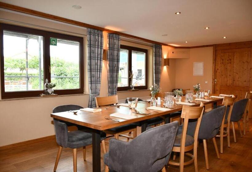 ペンション Deutsches Haus Hotel Restaurant Gastwirtschaft Biergarten Am Radweg Bermuthshain