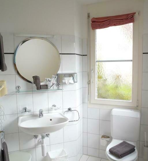 膳宿费 Garni Arnegg