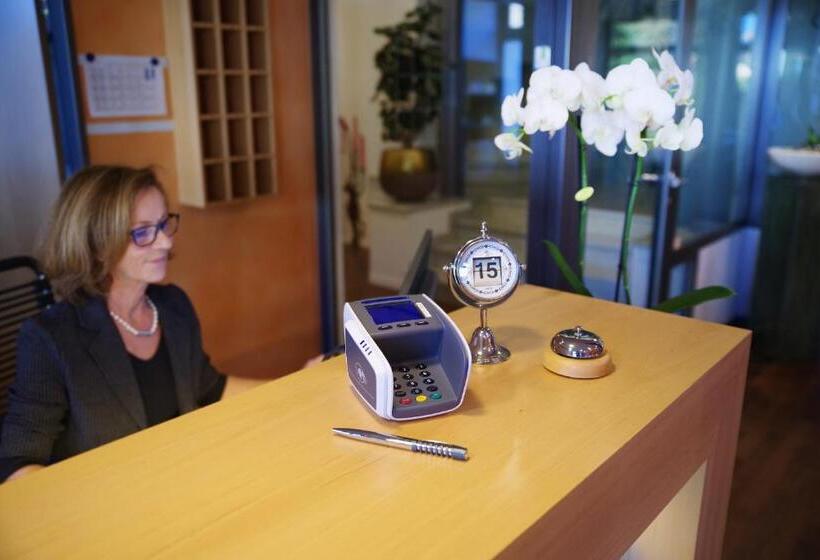 膳宿费 Garni Arnegg