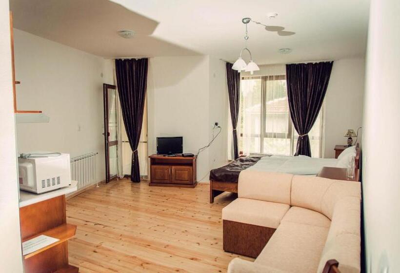 بنسيون Guest House Lŭgŭt