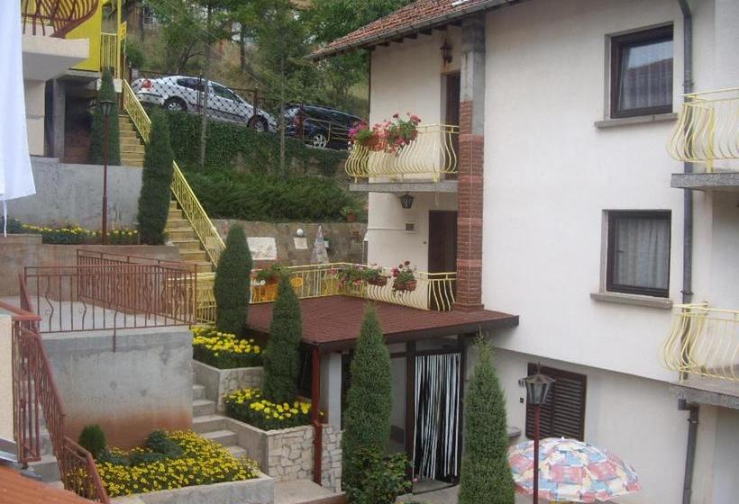 פנסיון Guest House Rusalka