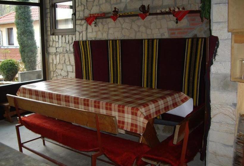 פנסיון Guest House Rusalka