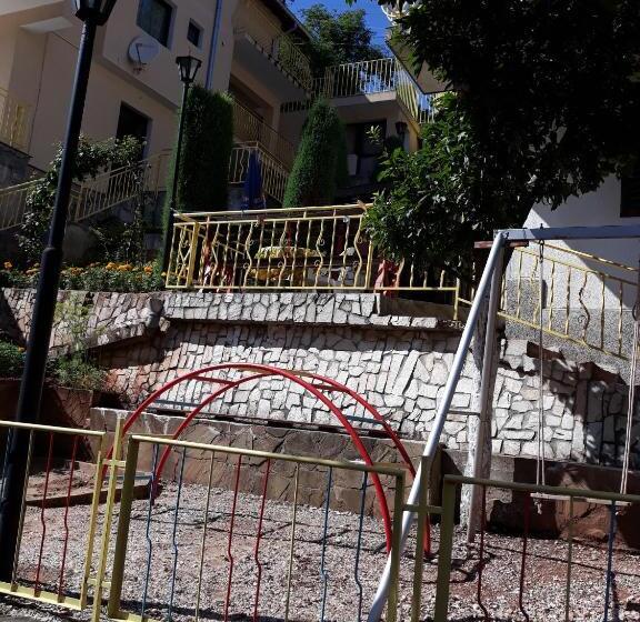 פנסיון Guest House Rusalka