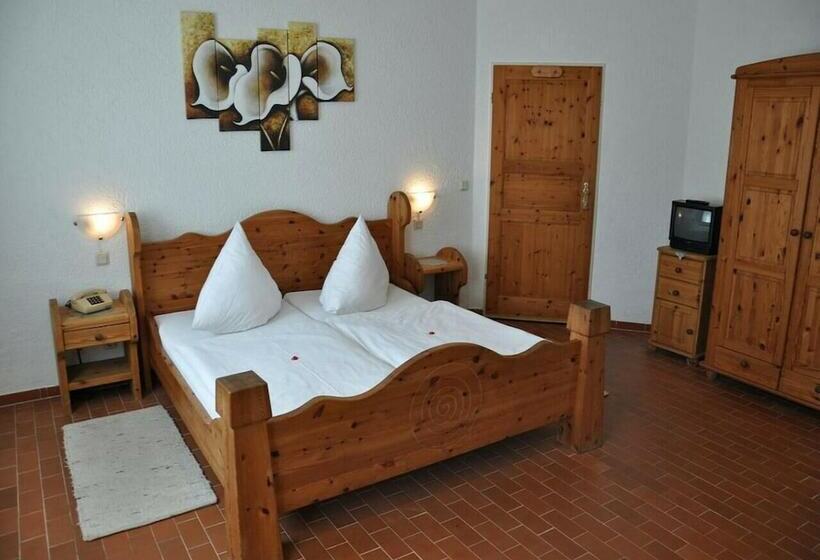 膳宿费 Land Gut Berlinchen