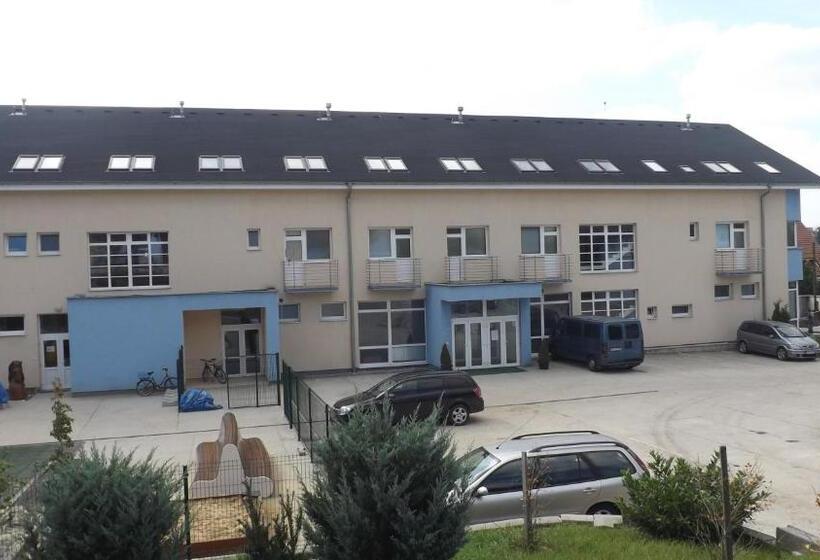 ペンション Penzión Lindava