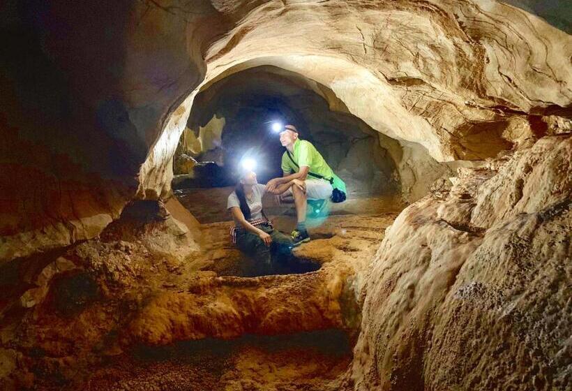 פנסיון Springriver Resort