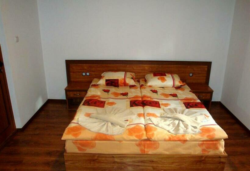 פנסיון Voevodski Eco Complex