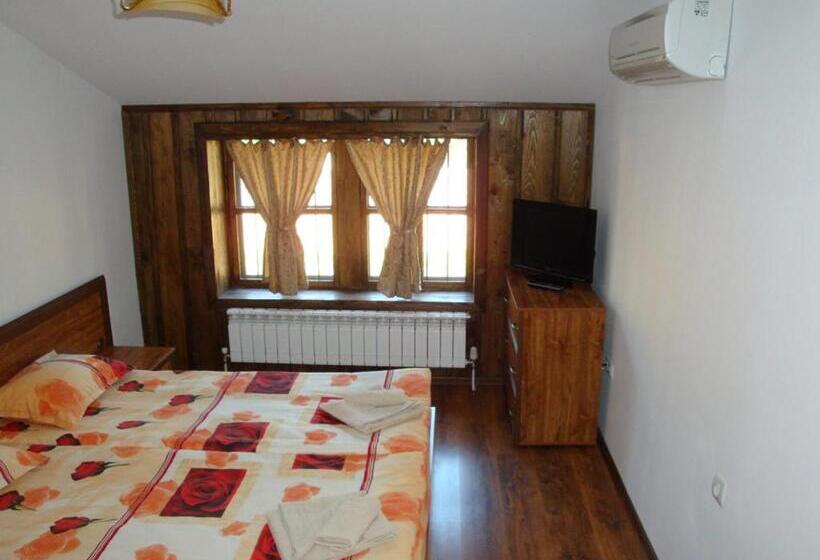 פנסיון Voevodski Eco Complex