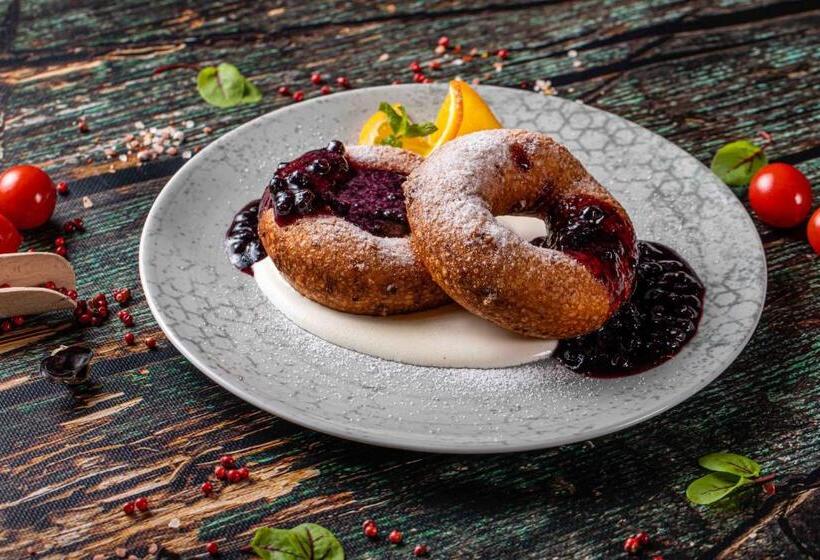 Pensiune Restaurant Lyra