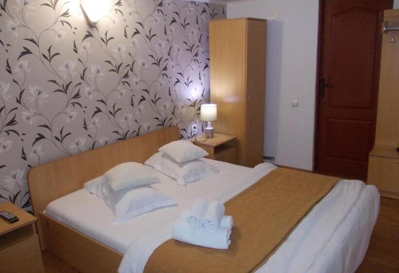 Pensiunea Poiana Soarelui