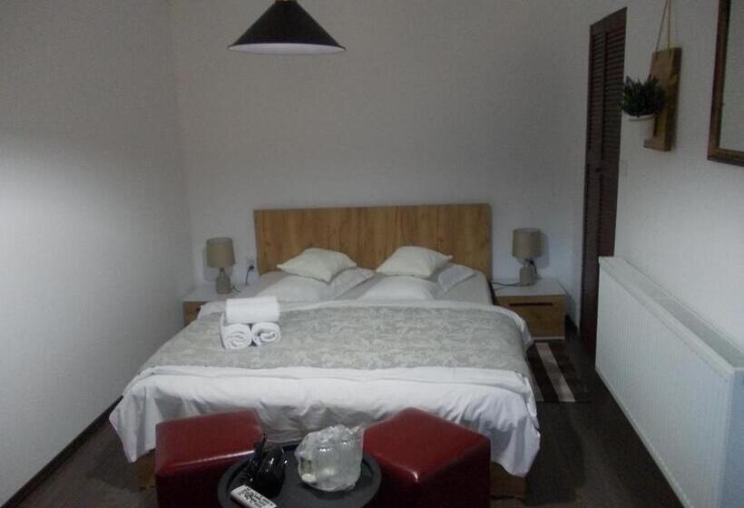 Pensiunea Poiana Soarelui