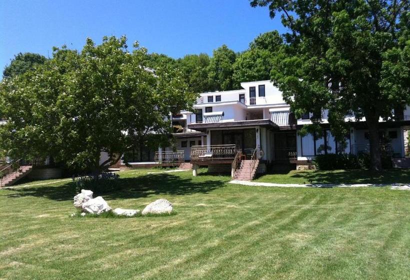 Курорт Rusalka Holiday Village