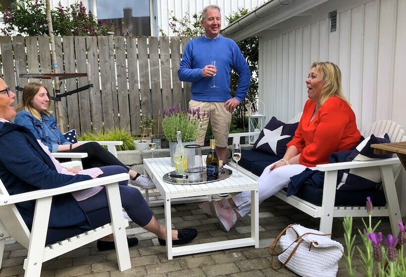 Skaftö Hotell Villa Lönndal, Grundsund