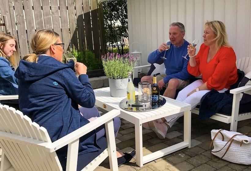 Skaftö Hotell Villa Lönndal, Grundsund