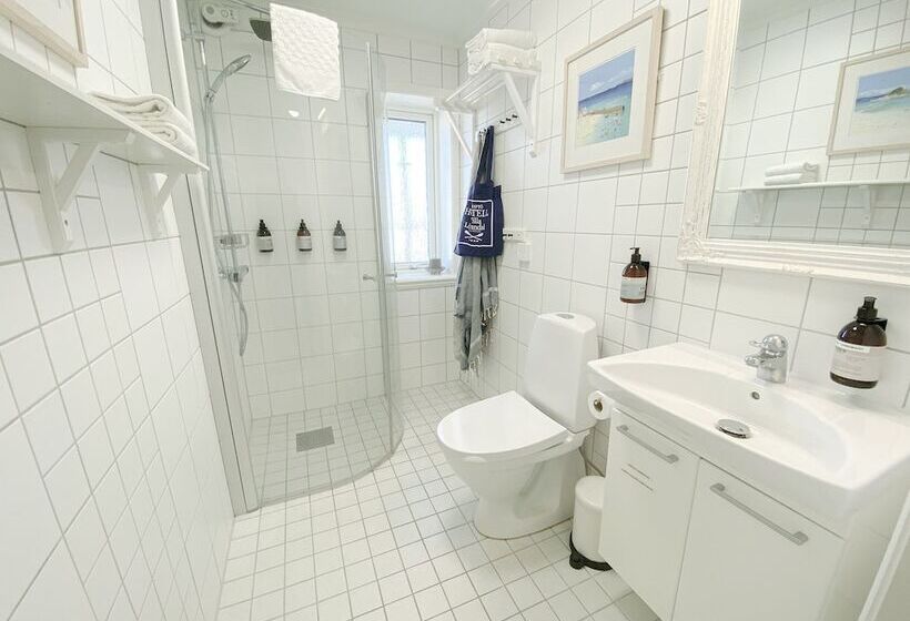 Skaftö Hotell Villa Lönndal, Grundsund