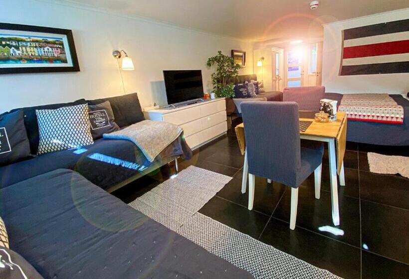 Skaftö Hotell Villa Lönndal, Grundsund