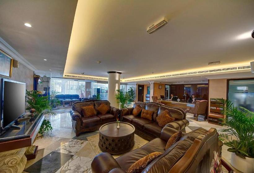 בית מלון כפרי Ajman Beach