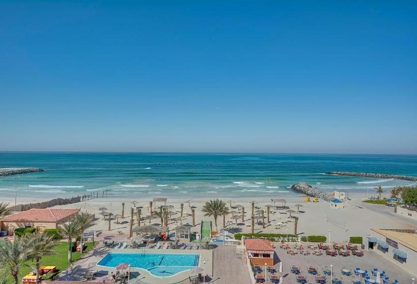 בית מלון כפרי Ajman Beach