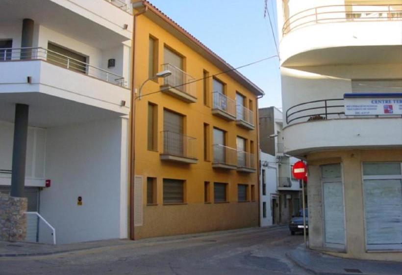 Apartamentos Mestral