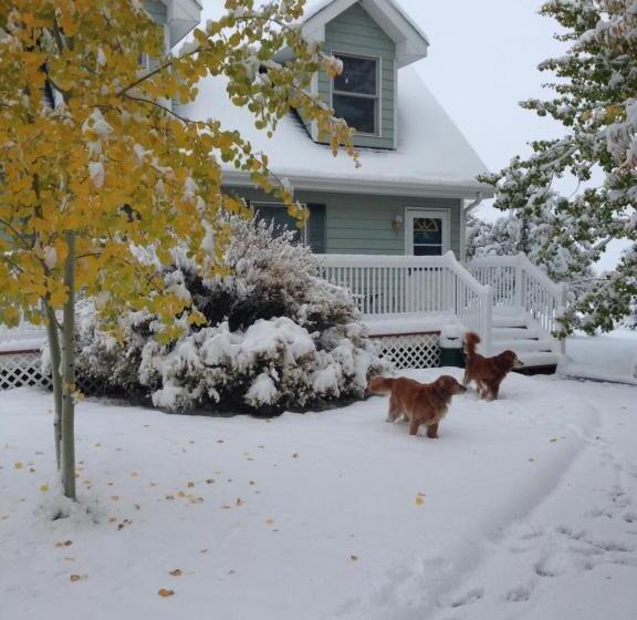 مبيت وإفطار Fox Hollow Inn