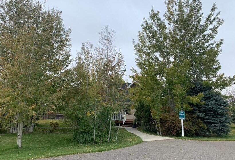 تختخواب و صبحانه Fox Hollow Inn